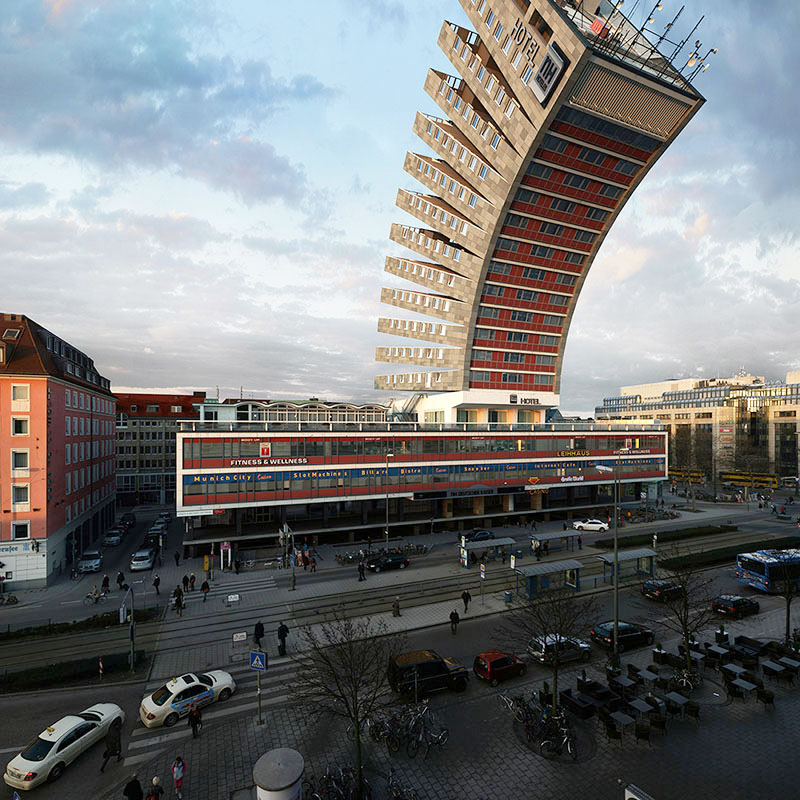 Illustration for article titled Whoa, Watch This Hotel in Munich Get Transformed in 88 Different Ways